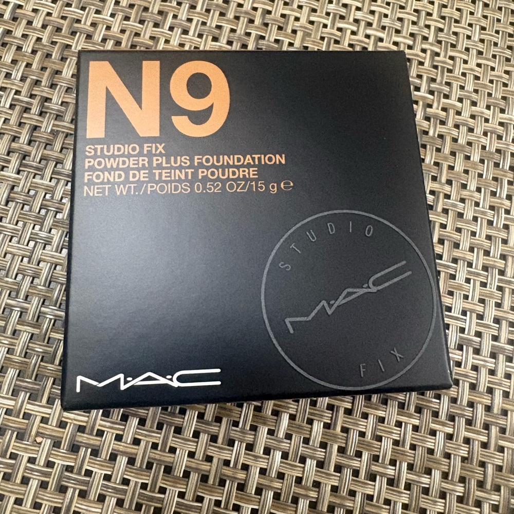MAC Studio Fix Powder Plus Foundation
